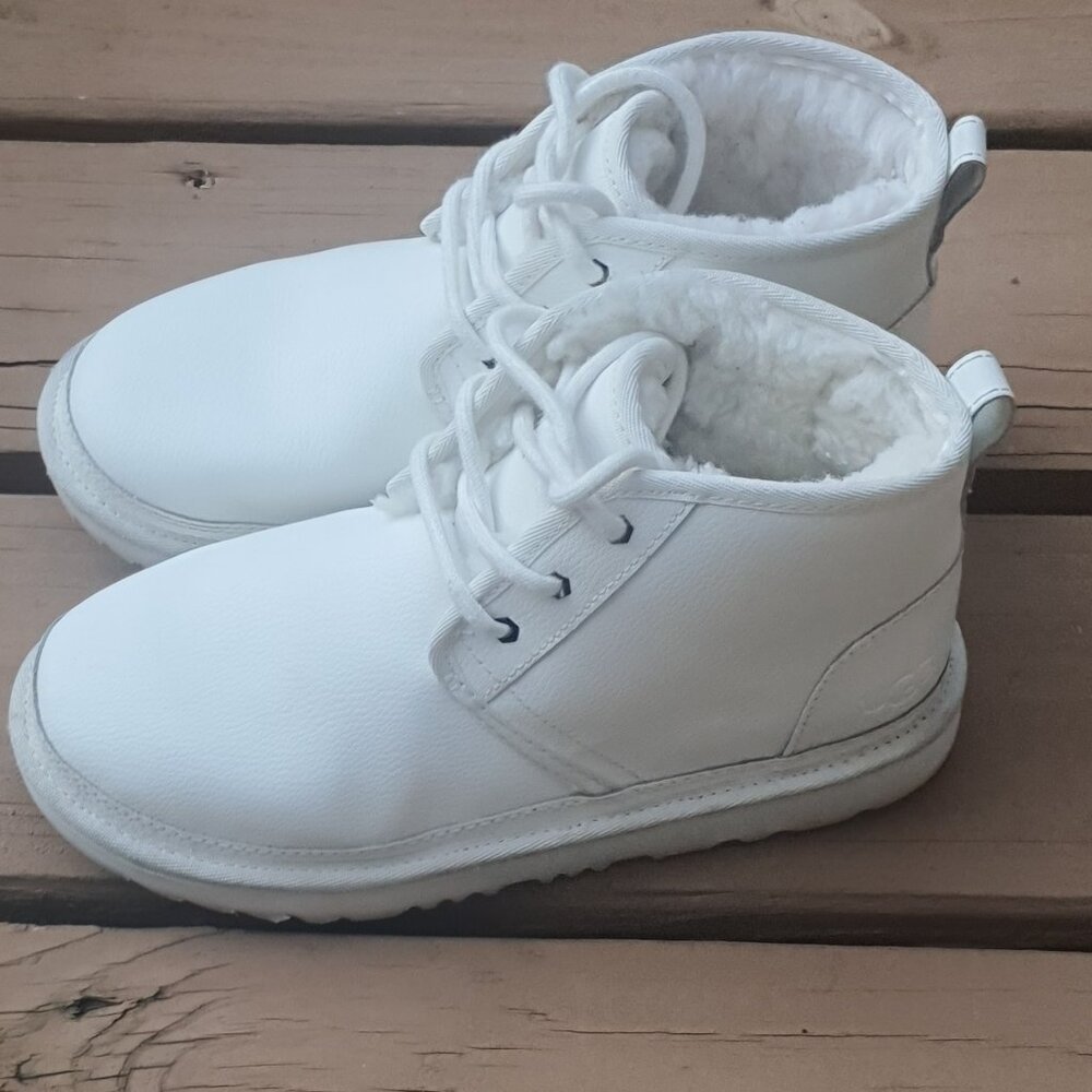 UGG ‘Neumel’ Leather Chukka Boots Kids Size 4
